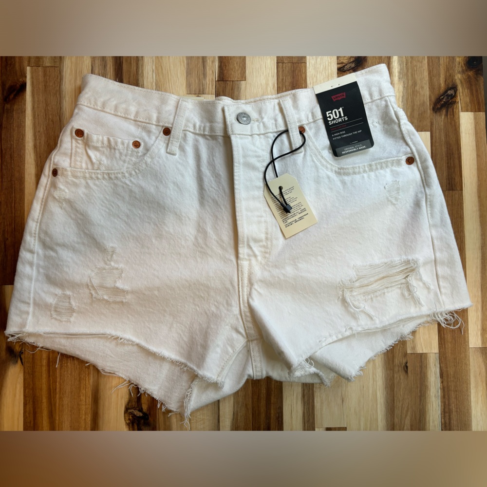 NWT Levi’s High Rise Shorts